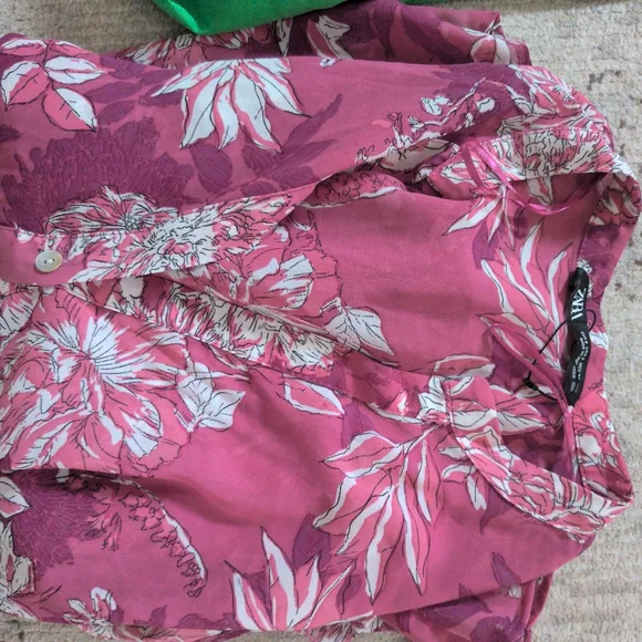 Bundle Of 3 Spring Tops! - Picture 2 of 4